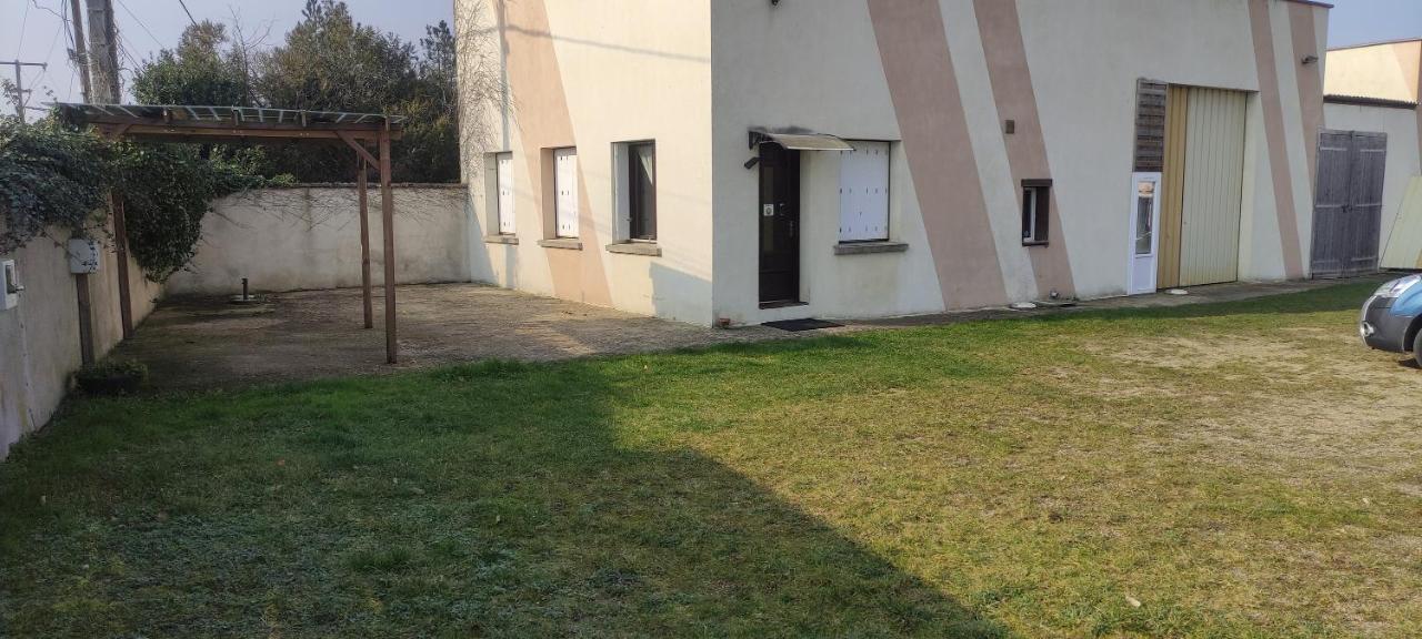 Gite De La Croix Blanche Montamisé Extérieur photo
